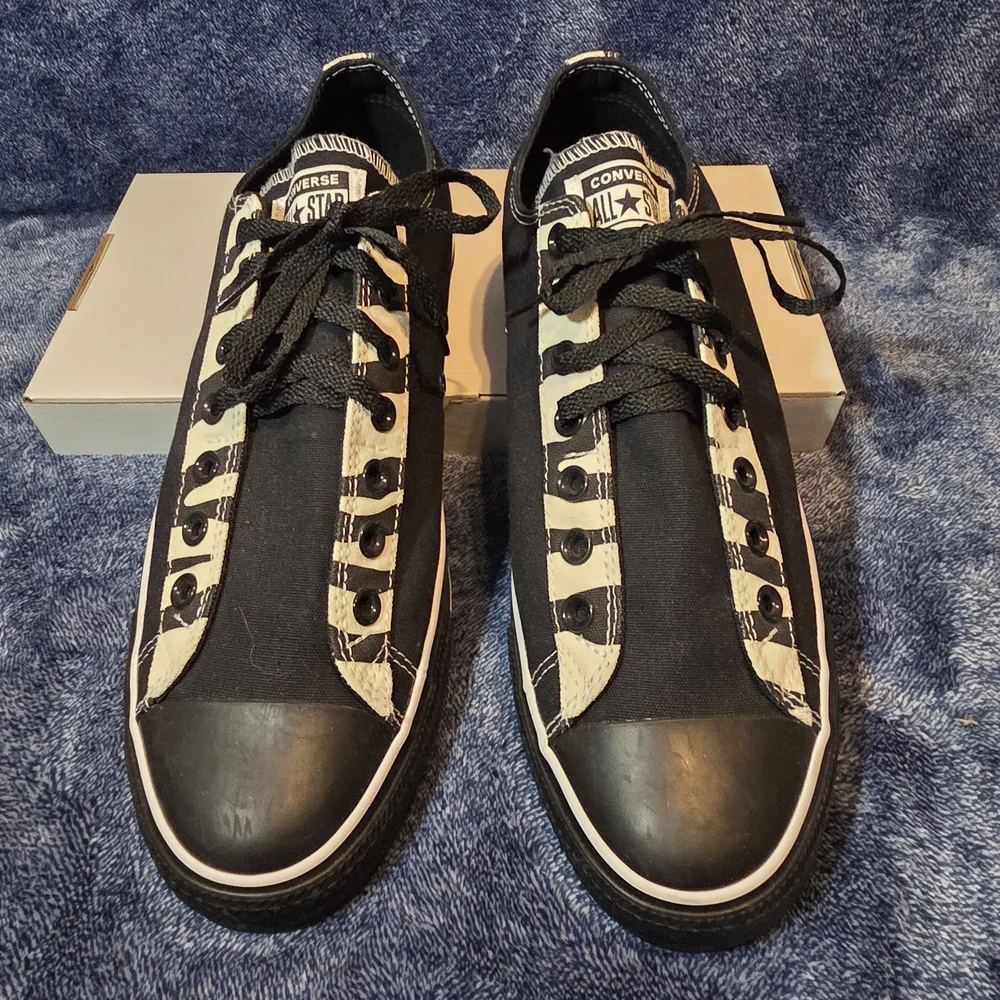 Custom Converse All Stars "Chuck Taylor" low-top canvas sneakers - Picture 3 of 7